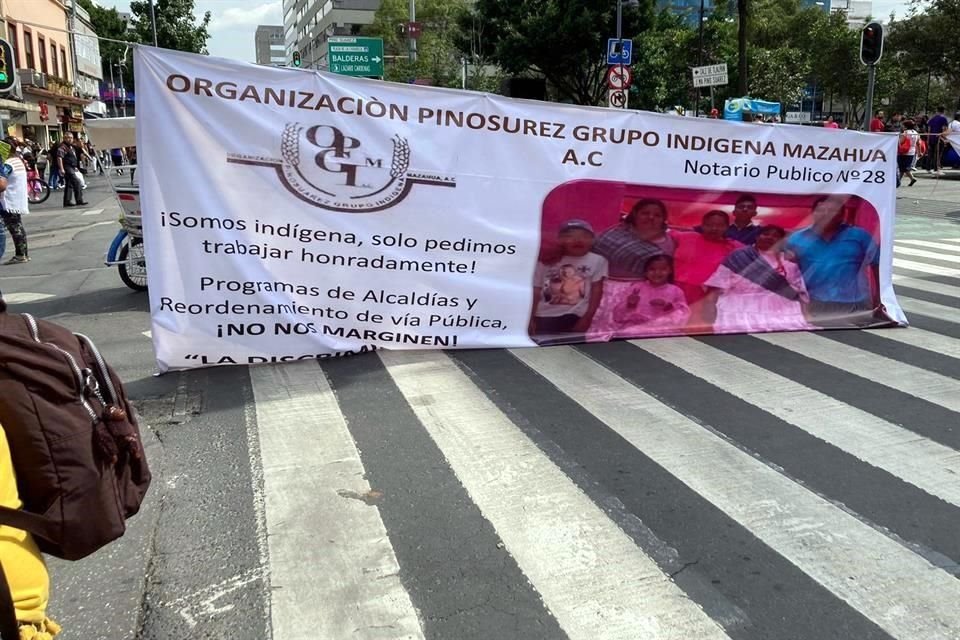 Un grupo mantiene un bloqueo en el Centro Histórico, lo que ha complicado la circulación en el primer cuadro de la CDMX.