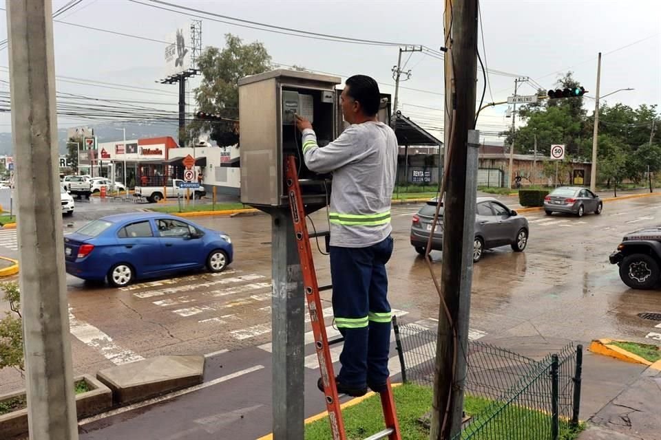 Para dar mayor fluidez en rutas alternas, se ajustaron tiempos de 6 semáforos sobre corredores de Periférico y Camino al ITESO.