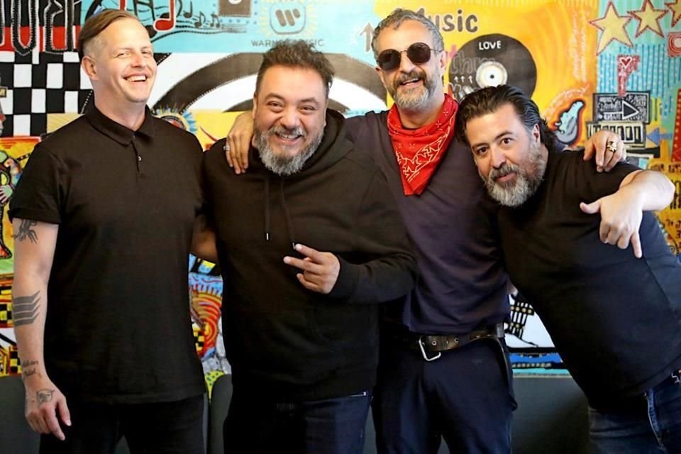 La banda planea una gira nueva para festejar sus 30 años de carrera.