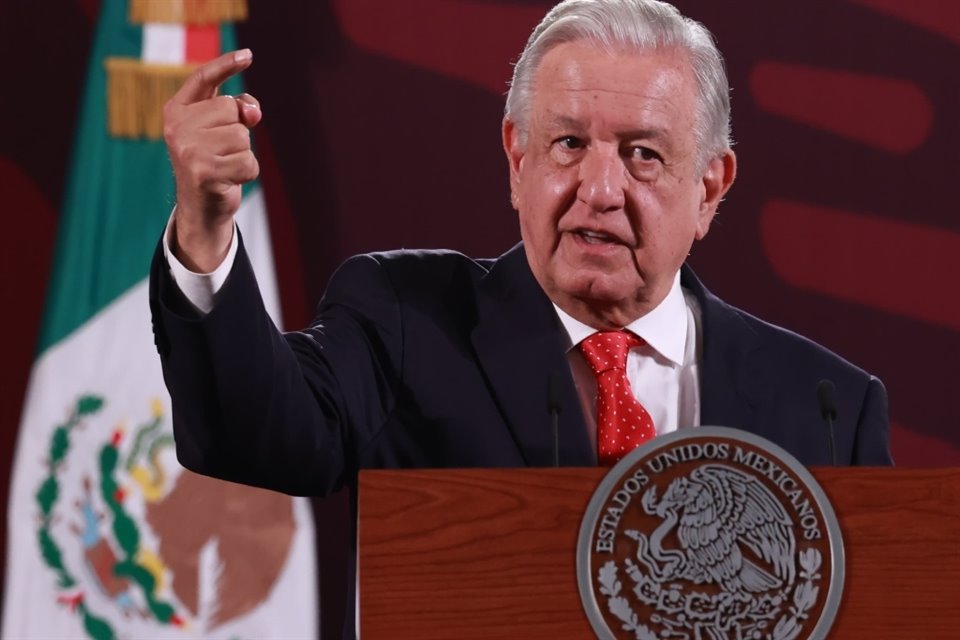 El Presidente López Obrador durante su conferencia matutina en Palacio Nacional.