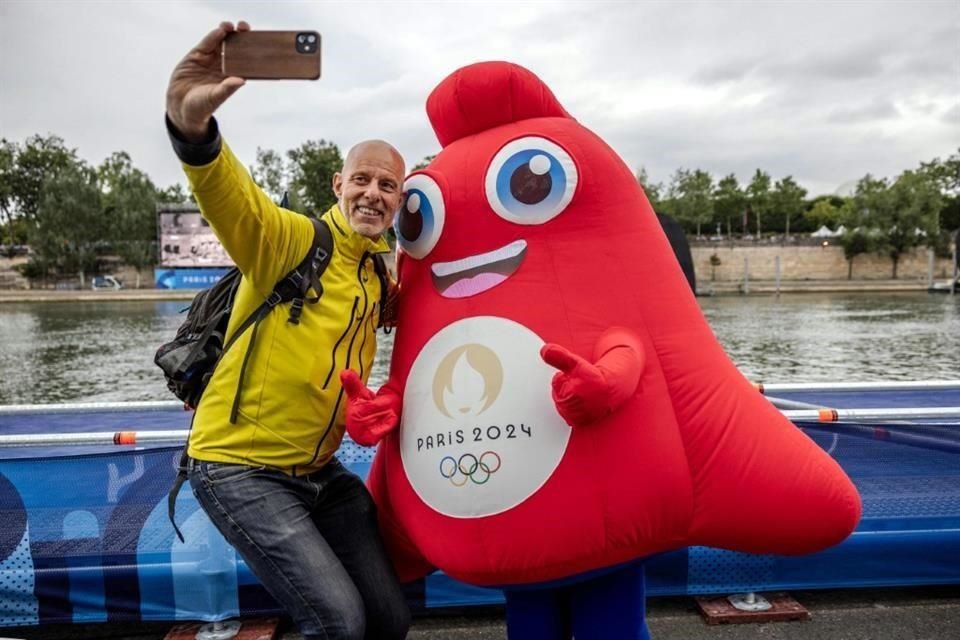 La mascota olímpica está presente en todas partes y, por supuesto, en las tiendas oficiales de París 2024.