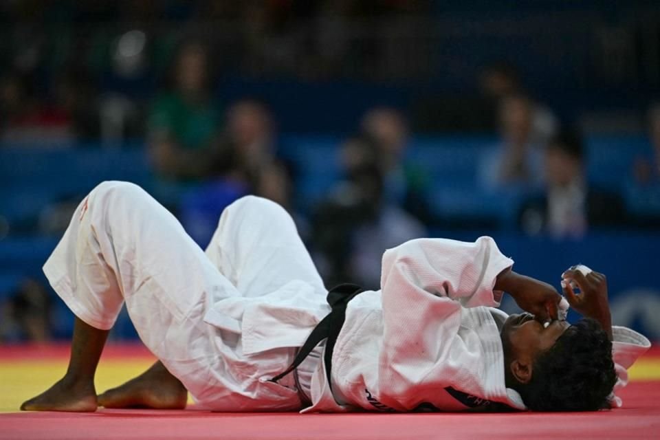 Awiti lamenta la derrota en el tatami nipón.