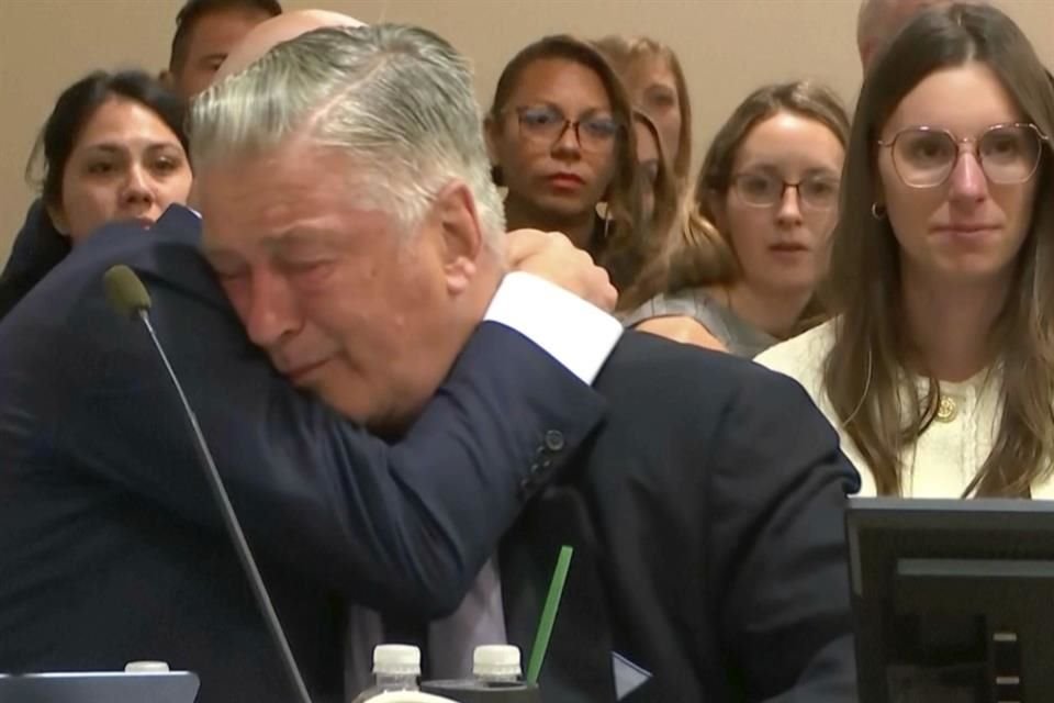 La armera pidió un nuevo juicio tras la desestimación del caso de Alec Baldwin.