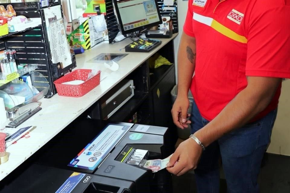 En México hay más empleados formales que ganan un salario mínimo, mientras que los que perciben hasta 2 disminuyeron.