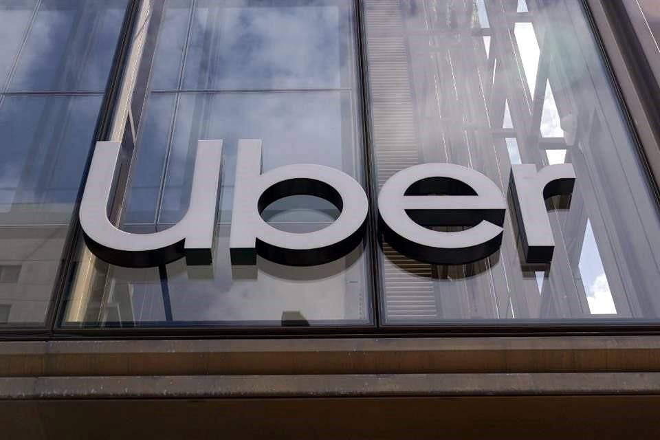 CSP pidió a Uber no trasladar el costo de inscripción de trabajadores al Seguro Social a usuarios tras anuncio de aumento del 7% en tarifas.