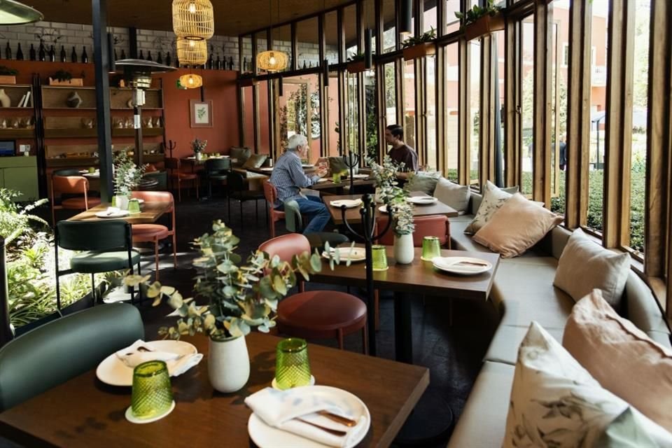 El restaurante se ubica en medio de un jardín que pertenece a una casona al sur de la CDMX.