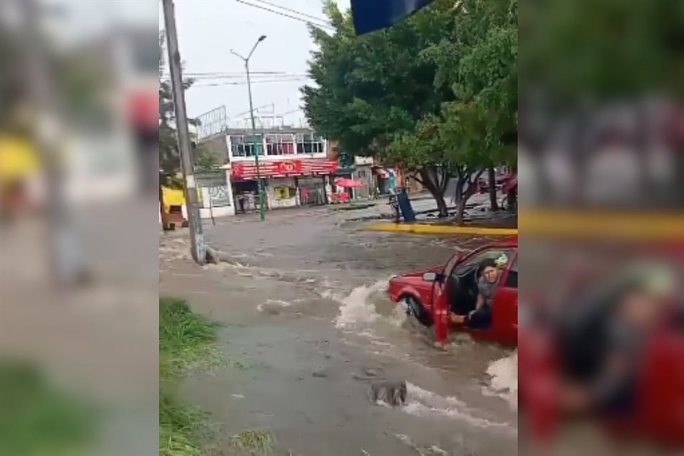 Tormenta 'Carlotta' dejó inundaciones en costas del Pacífico