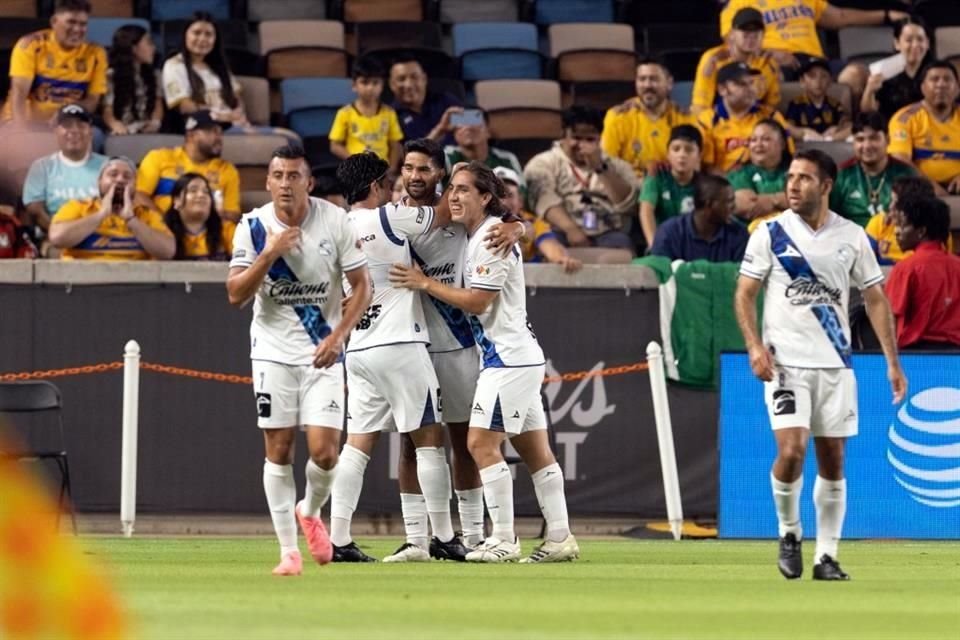 Diego de Buen emparejó el partido con u gol desde fuera del área.