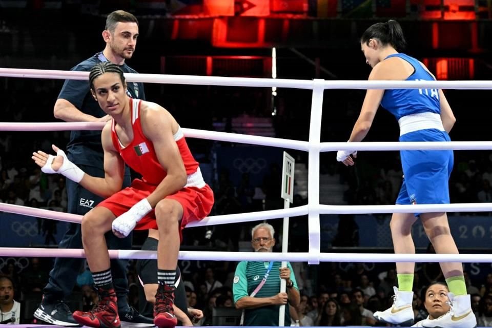 La boxeadora argelina Imane Khelif, quien levantó controversia en 2023 por fallar en prueba de género, consiguió polémico triunfo en París.