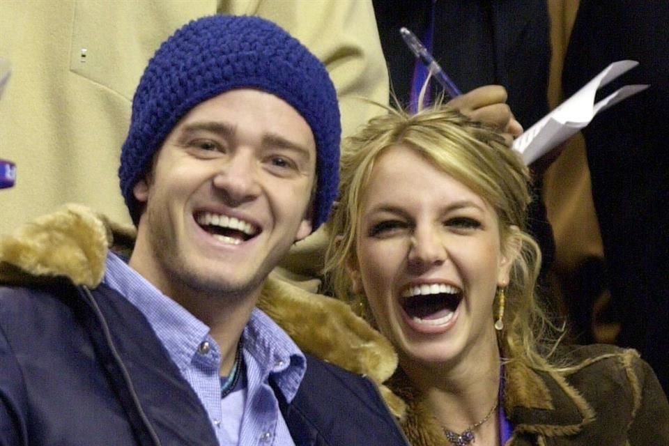 El libro hace un recuento de la relación amorosa de Britney Spears y Justin Timberlake.