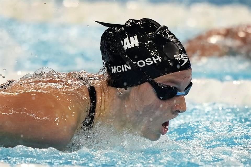 Summer McIntosh se llevó su segunda medalla de Oro y la tercera presea en París 2024 al ganar los 200 metros mariposa con récord olímpico incluido.