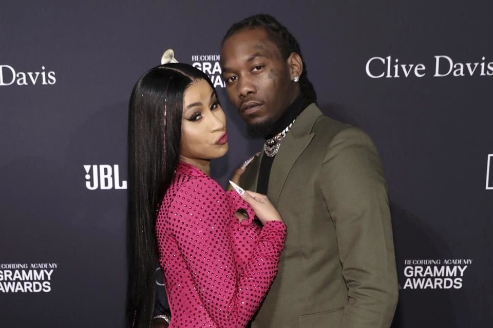 Cardi B solicitó el divorcio del rapero Offset y anunció que está esperando a su tercer bebé.