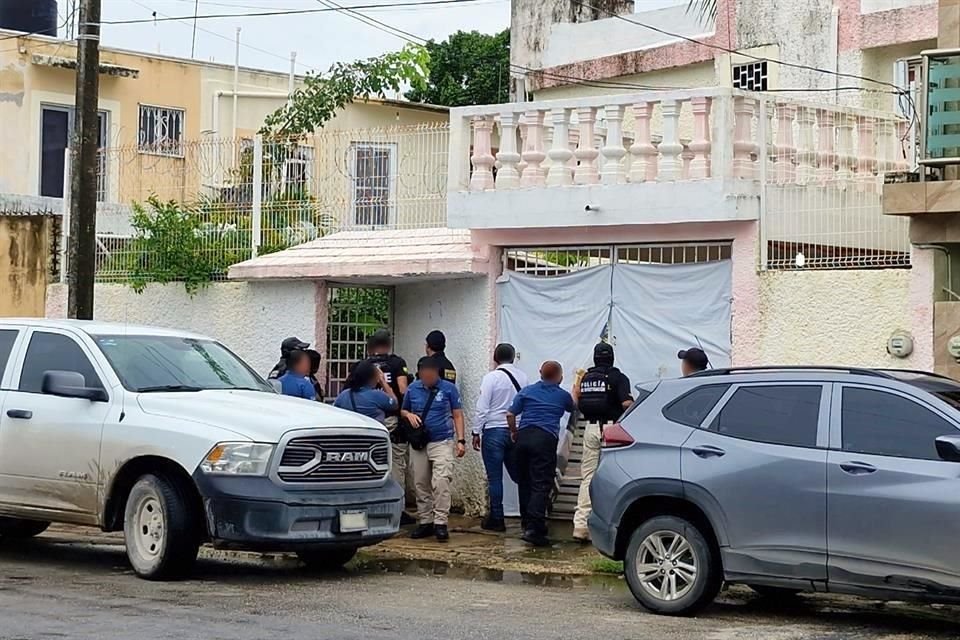 Los agentes ejecutaron una orden de cateo y entre las 11 mujeres rescatadas, dos eran adolescentes.