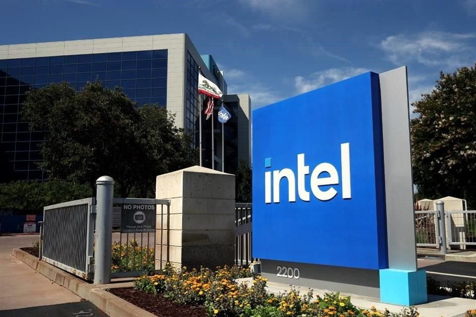 La nómina de Intel era de 124 mil 800 empleados a finales de 2023.