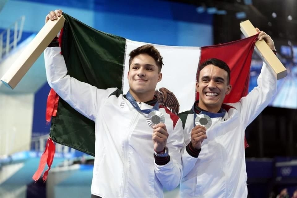 Con una enorme sonrisa, Osmar Olvera agradeció el apoyo y aseguro que su medalla le sabe a Oro, por todo el esfuerzo que trae detrás.