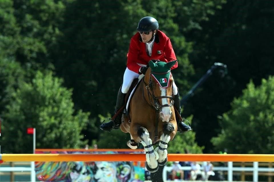 El caballo Porthos Maestro, del jinete Carlos Hank, reportó malestares y obligó al equipo mexicano a retirarse de la Final de salto por equipos ecuestre.