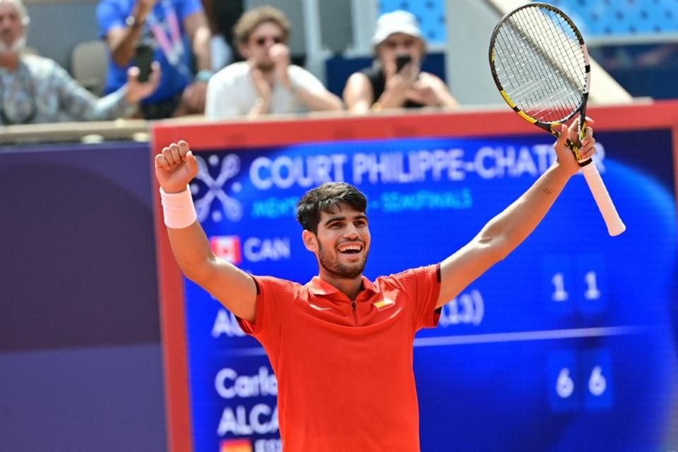 Carlos Alcaraz venció 6-1 y 6-1 al canadiense Felix Auger Aliassime y ya está en la Final de París 2024, donde espera a Musetti o Djokovic.