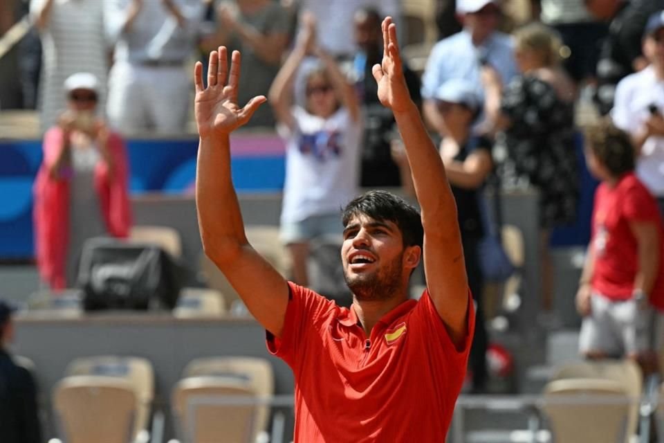 Carlos Alcaraz venció 6-1 y 6-1 al canadiense Felix Auger Aliassime y ya está en la Final de París 2024, donde espera a Musetti o Djokovic.