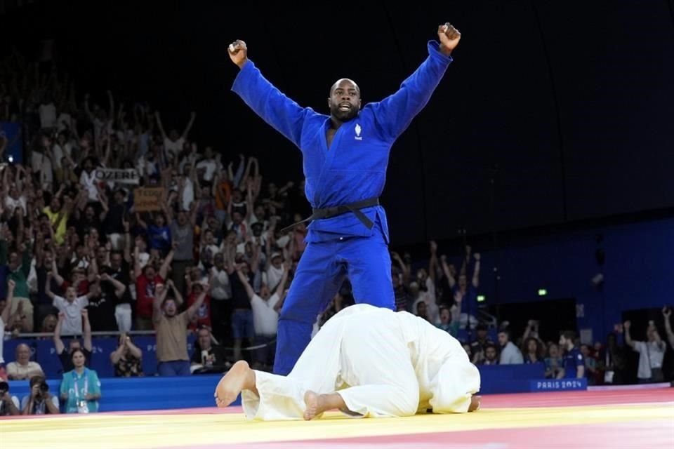 Teddy Riner se convirtió en el judoca más laureado de la historia olímpica al ganar su tercera medalla de Oro individual.