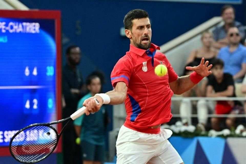 Novak Djokovic derrotó 6-4 y 6-2 a Lorenzo Musetti y va en búsqueda del Oro olímpico ante Carlos Alcaraz.