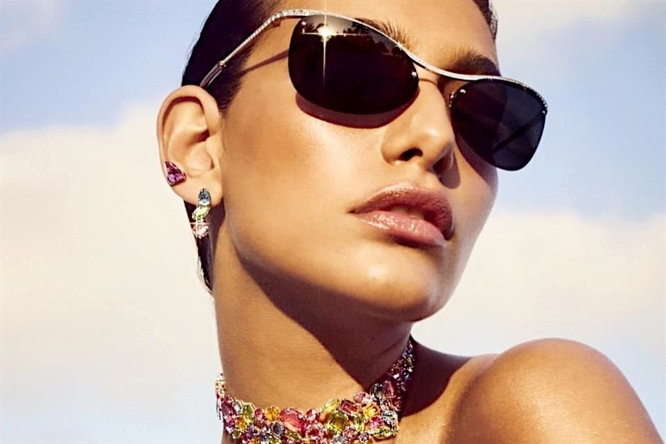 Collares con perlas y dijes en forma de estrella de mar te harán brillar en la playa.