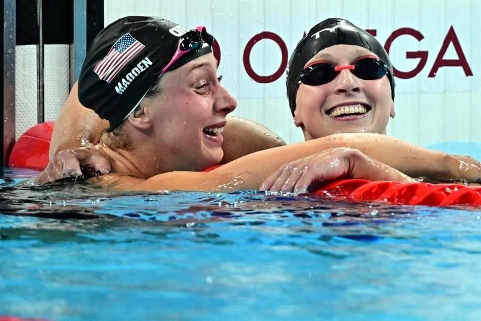 Katie Ledecky (derecha) es una histórica de los Juegos Olímpicos.