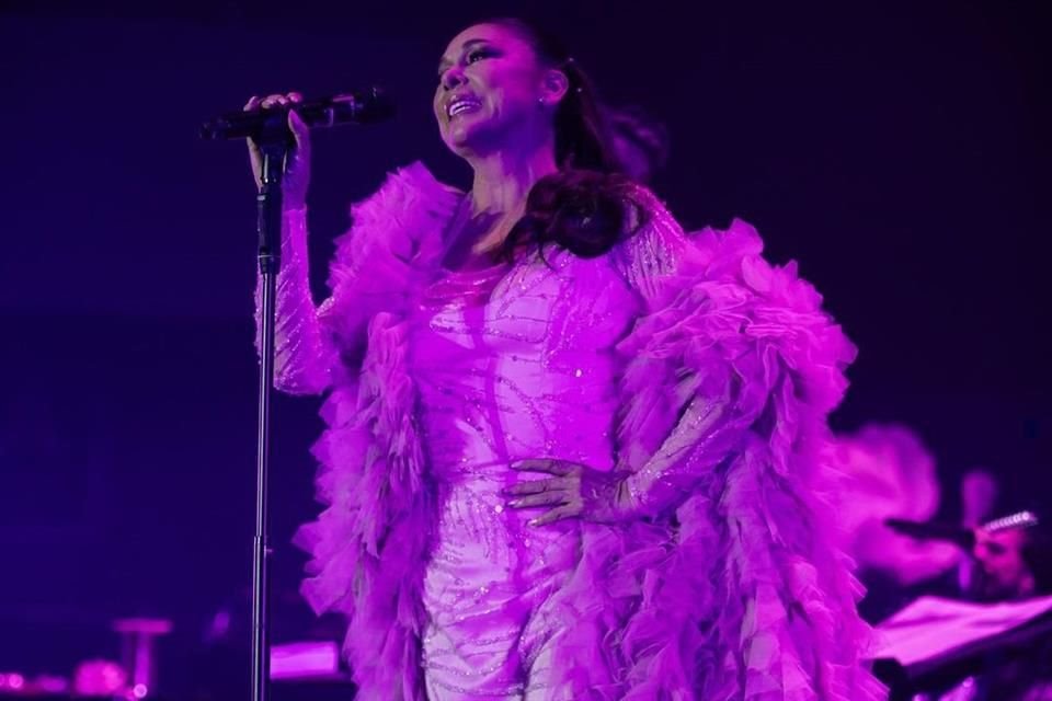 La cantante llegó a Castellón unos días antes de su esperado show y aprovechó su estancia en la ciudad para celebrar, junto a algunas amigas, su hermano Agustín y su sobrina Anabel, su 68 cumpleaños.