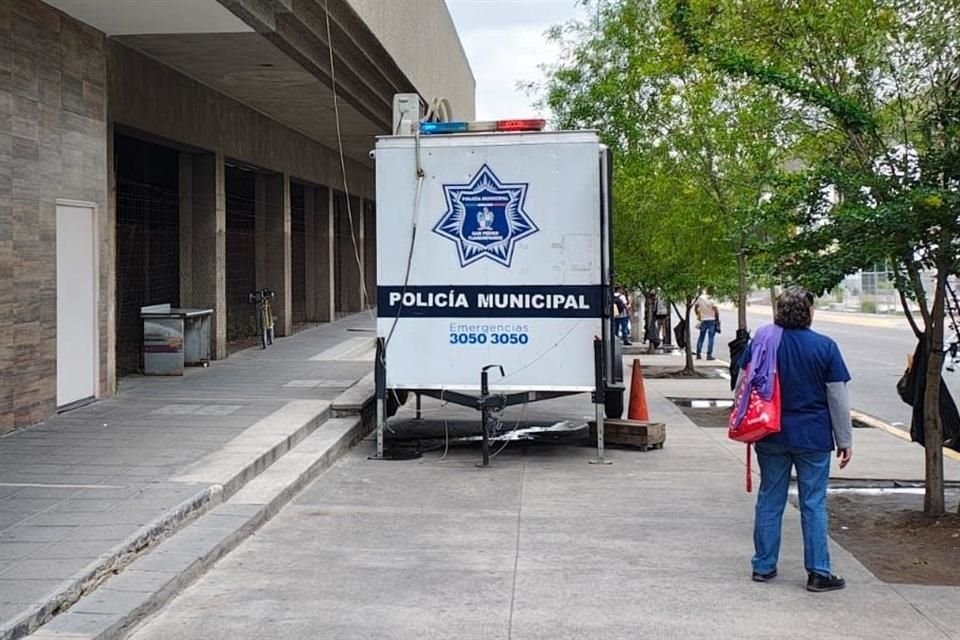 En un recorrido, MURAL corroboró la escasa presencia policial en la zona, ni de la Comisaría de Tlaquepaque, salvo por una caseta pequeña, ni de la Policía del Estado ni de la Guardia Nacional.