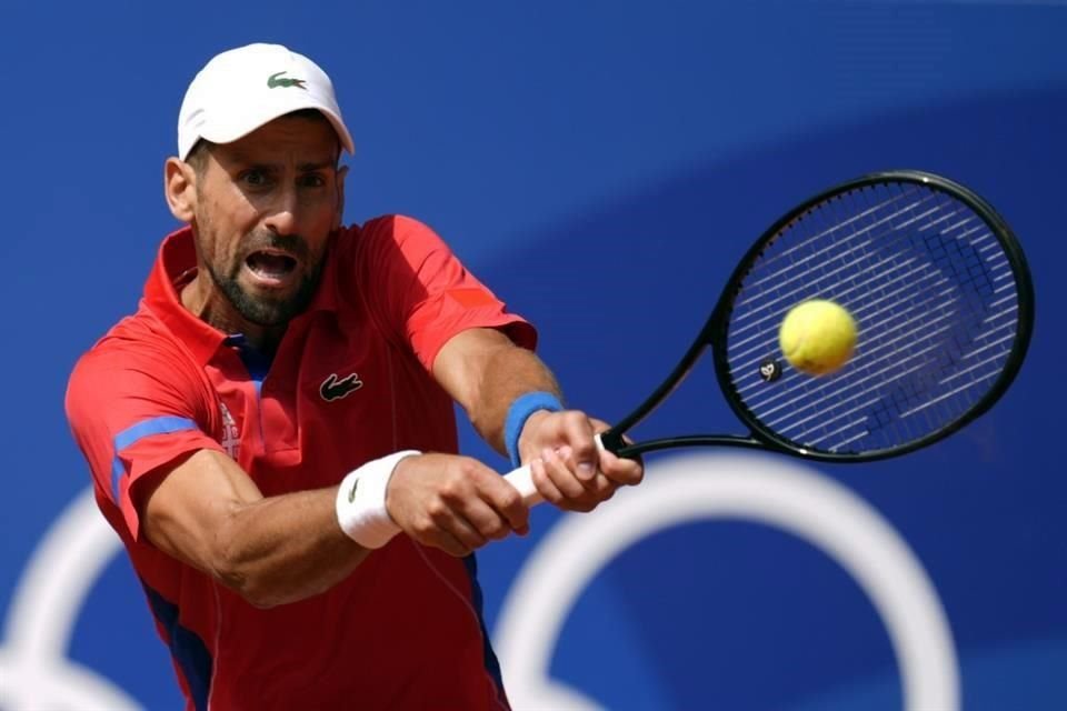 Djokovic es el campeón más veterano en la historia del tenis olímpico en singles al obtener el Oro con 37 años y 74 días.