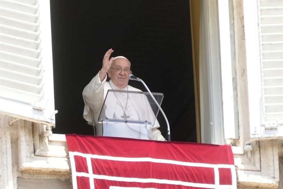 El Papa Francisco durante la bendición del Ángelus en el Vaticano.