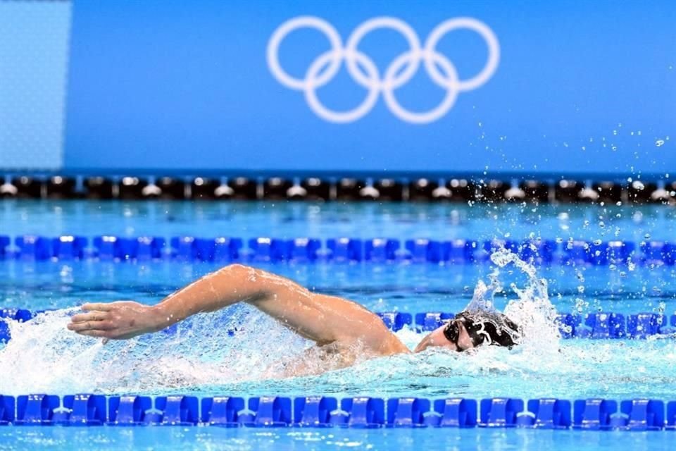 Una vez más, Bobby Finke pasó a la historia y puso a Estados Unidos en la pelea por arrebatarle el liderato de la natación a Australia en estos Juegos Olímpicos.