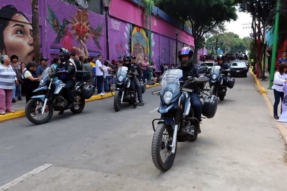 Un fuerte dispositivo de seguridad acompañó a Brugada a la Utopia, que cuenta con tres complejos: social, deportivo y cultural.