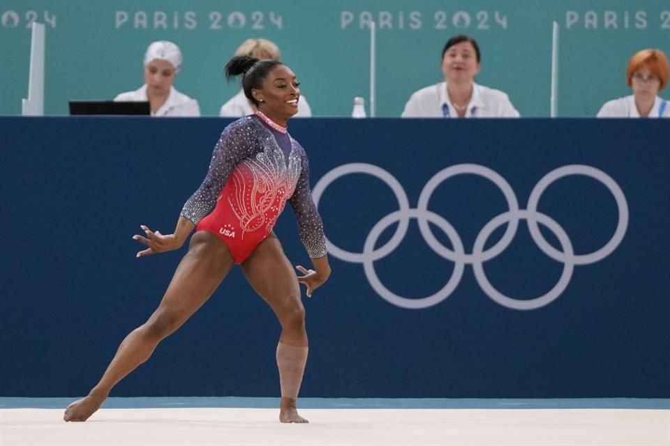 Simone Biles se despidió de los Juegos de París con una Plata en prueba de piso; el Oro fue para la brasileña Rebeca Andrade.