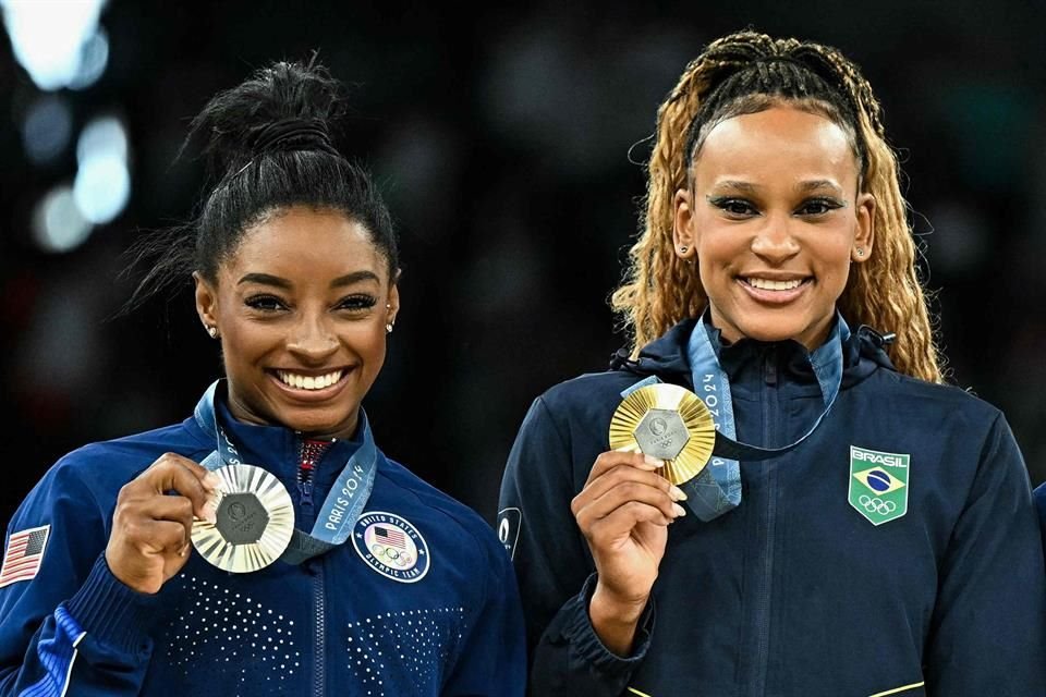 Simone Biles se despide de París con una Plata.