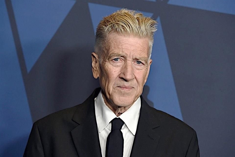 El director David Lynch dio a conocer que batalla con enfisema, por lo que vislumbra su retiro del cine al no poder salir de casa.