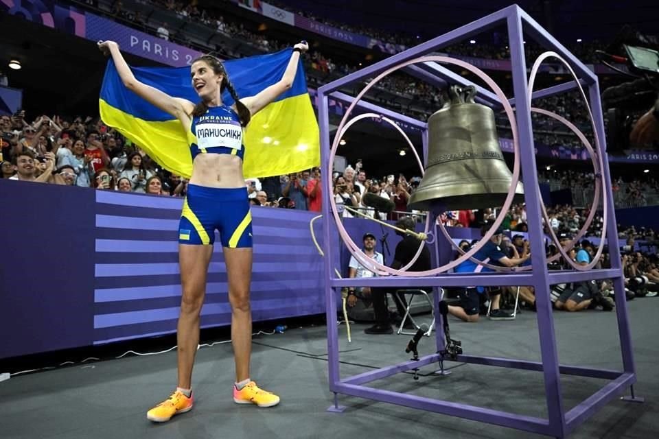 Yaroslava Mahuchikh, quien ganó el oro para Ucrania en la final de salto de altura, ya forma parte de esta tradición.