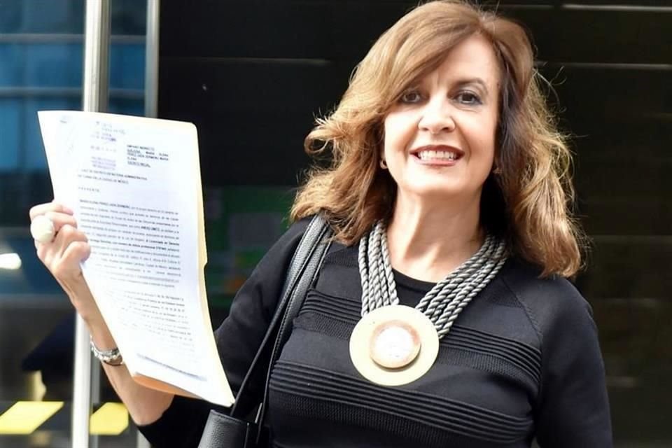 María Elena Pérez-Jaén, diputada del PAN, presentó una denuncia de amparo para que Fiscalía Anticorrupción informe sobre 250 denuncias que ha presentado por irregularidades en el gasto público.