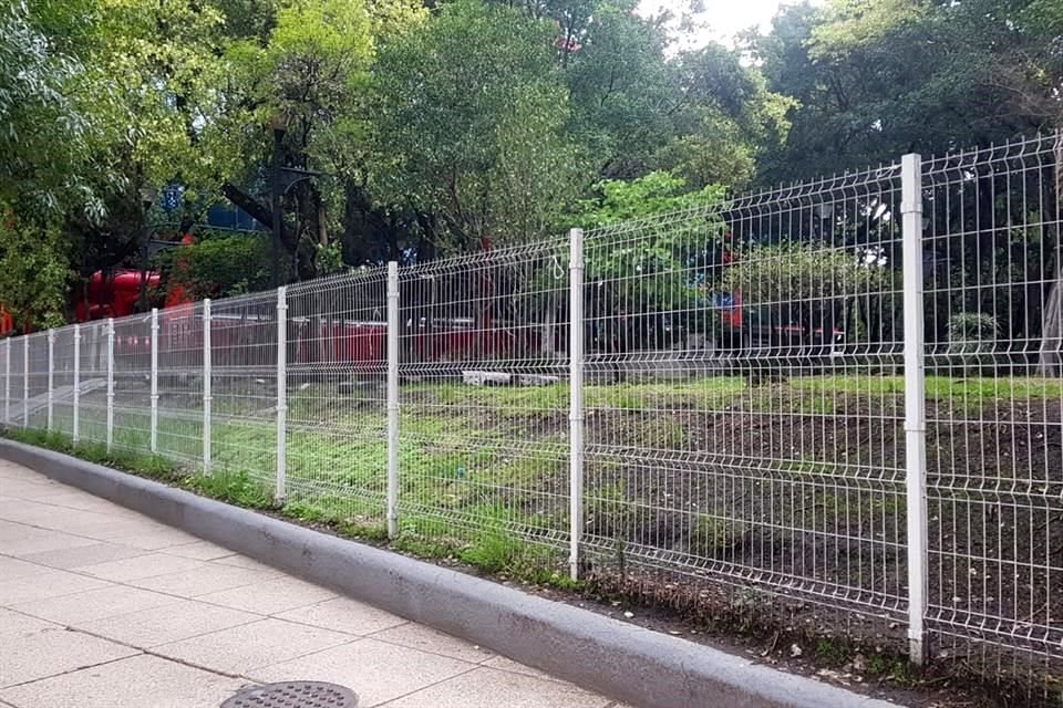 Lo único que quedó para los vecinos fue el cerco que impide el paso al Parque Reyes Heroles.