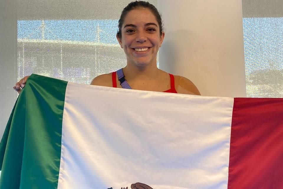 La doble medallista olímpica Alejandra Orozco cerró su carrera deportiva luego de 20 años y eligió París para decir adiós.