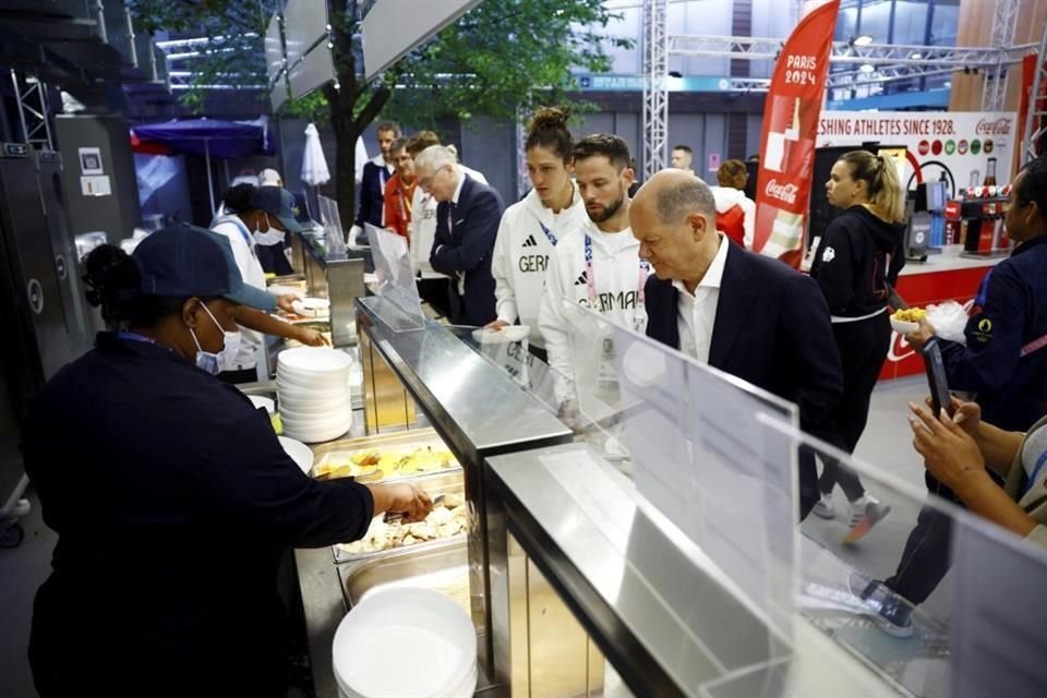 En un esfuerzo por la sostenibilidad, la organización de los JO de París se ha esforzado en reducir a la mitad la huella de carbono de las comidas producidas.