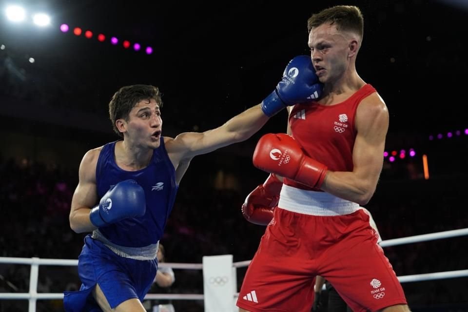 El mexicano Marco Verde venció al británico Lewis Richardson y peleará por la medalla de Oro en el boxeo de los 71 kilos en París.