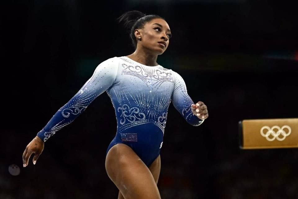 Biles, de 27 años, atribuyó su triunfo en París 2024 (donde se alzó con tres medallas de Oro y una de Plata) a los ejercicios de visualización habituales que realiza con su terapeuta.