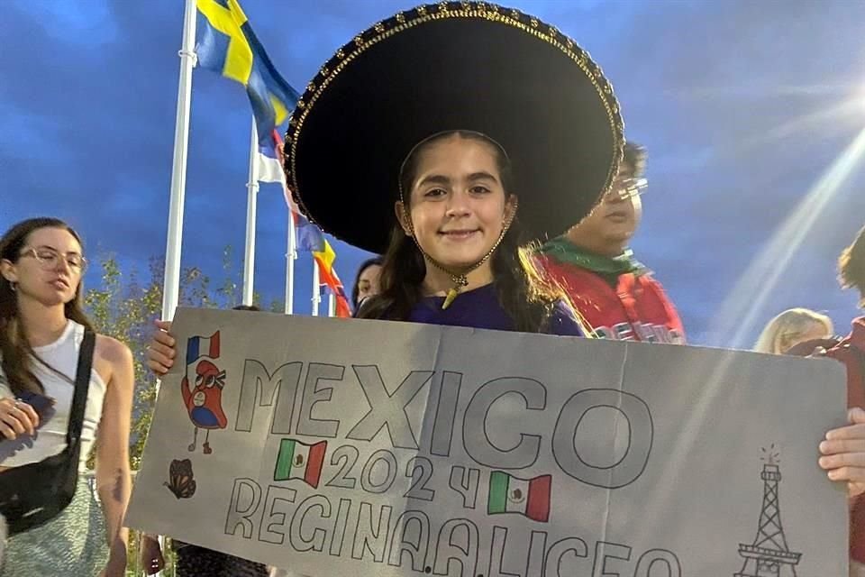 La afición mexicana se desbordó en apoyo a las ondinas mexicanas tras quedar en el séptimo lugar en su regreso olímpico.