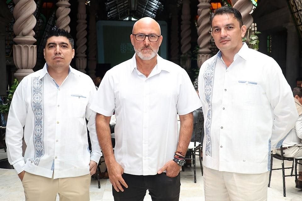 Alejandro Carrillo, Aryanour Djalali y Misael Vera