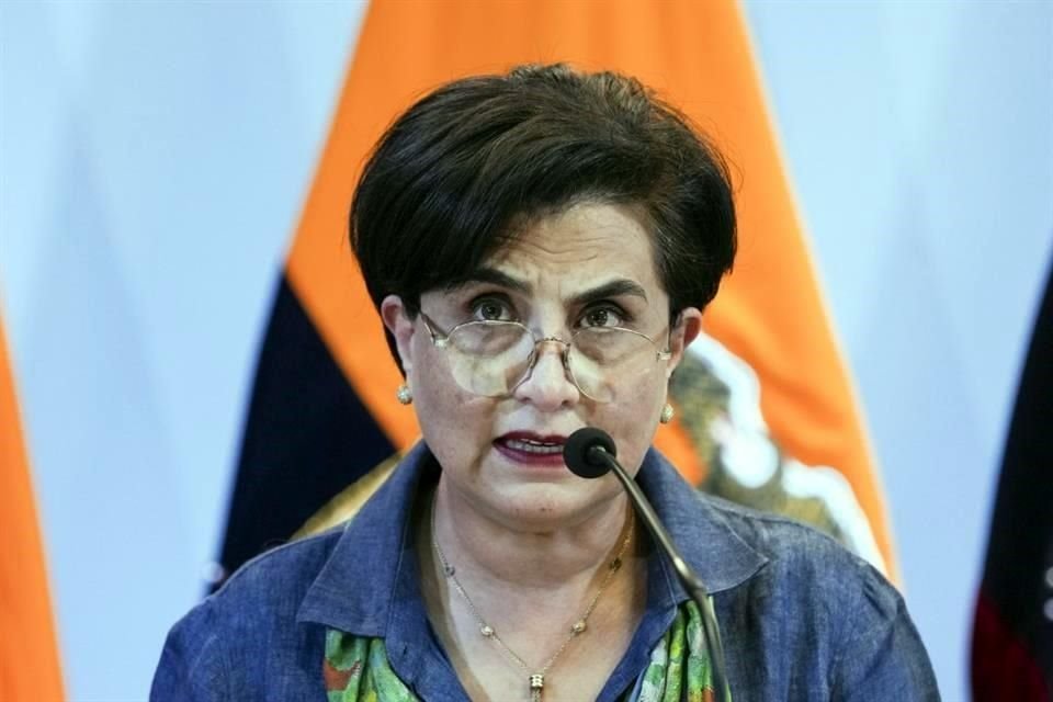 La Asamblea de Ecuador rechazó enjuiciar a Canciller Gabriela Sommerfeld, a la que responsabiliza por la incursión a la Embajada de México.