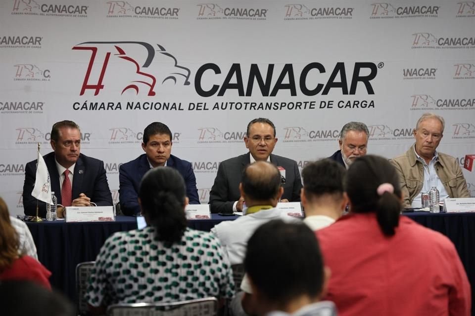 Conferencia de líderes de la industria del autotransporte.