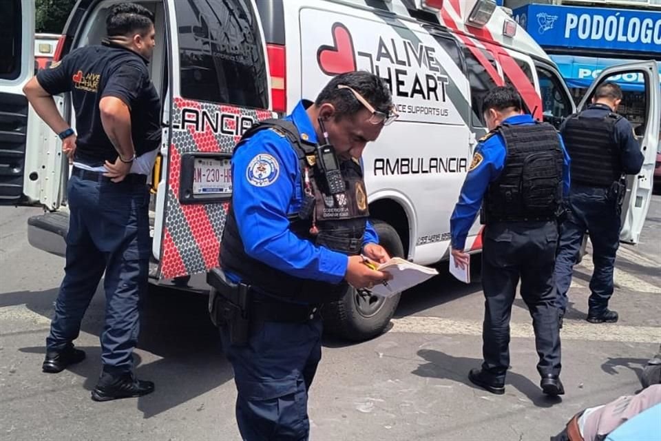 Servicios de emergencias acudieron al lugar, pero solo confirmaron que el adulto había fallecido.