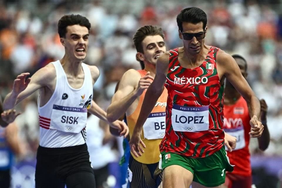 El mexicano Tonatiuh López logró su pase a la Semifinal de 800 metros planos en atletismo.