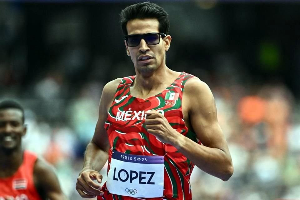 Tonatiu López quedó último en la Semifinal de los 800 metros.