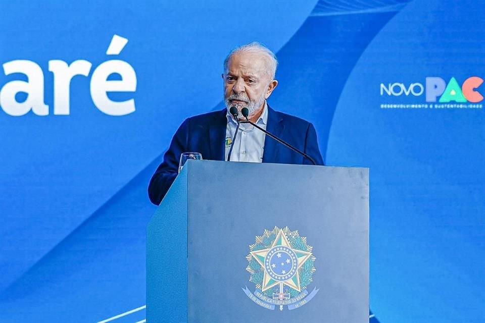 En un evento al sur de Brasil, el Presidente Lula da Silva pidió un minuto de silencio por el fallecimiento de los 58 pasajeros y 4 tripulantes.